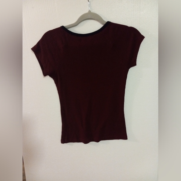 Popular Basics Juniors Shirt Size M - Picture 2 of 5